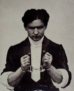 An introduction to the life of houdini a king of handcuffs